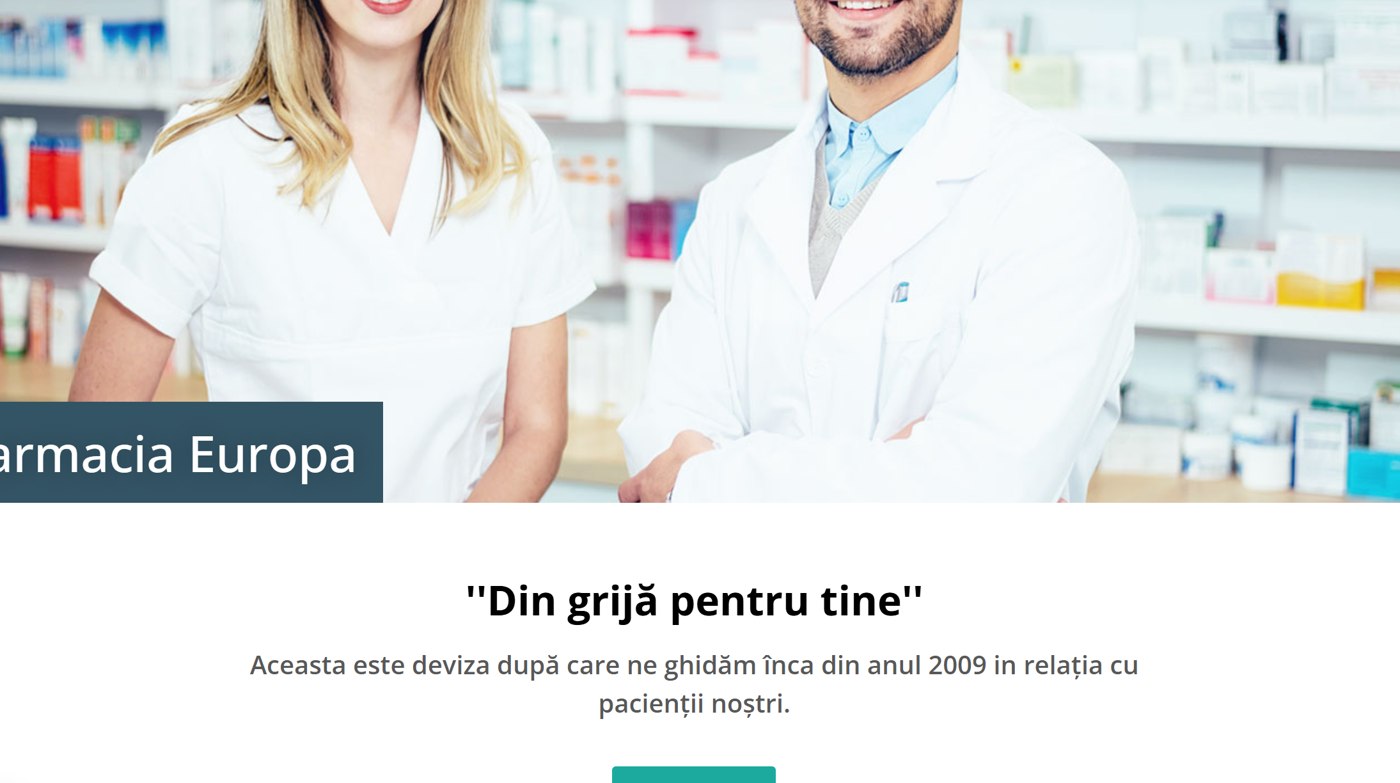 Le due farmaciste di Farmacia Europa sorridenti davanti agli scaffali — i volti che incontri al bancone
